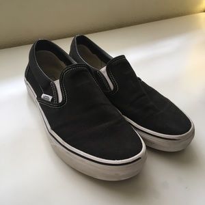 Vans slip on black shoes